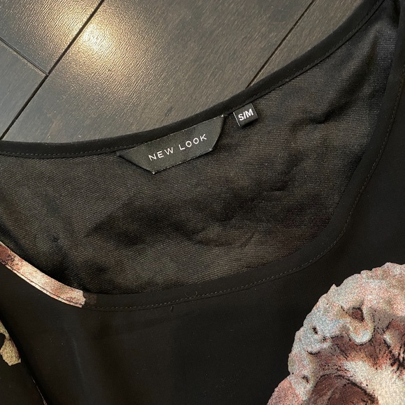 New Look Black Floral Semi-Sheer Lined Poncho - Picture 5 of 8